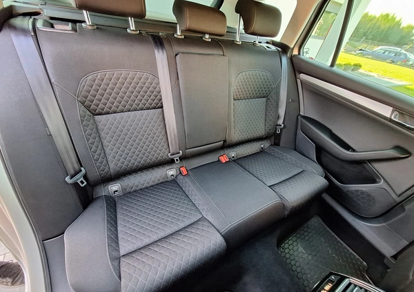 Skoda Superb cena 60900 przebieg: 254100, rok produkcji 2016 z Miasteczko Śląskie małe 596